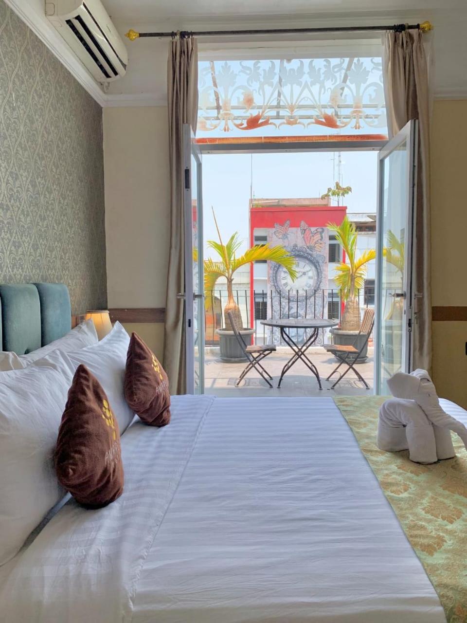 Amarelo Hotel Solo Extérieur photo